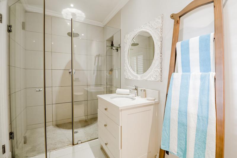 To Let 5 Bedroom Property for Rent in Pinnacle Point Golf Estate Western Cape